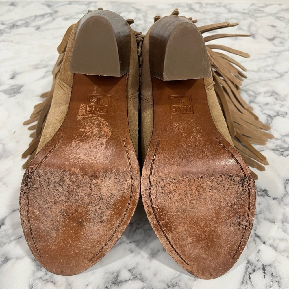 Frye Ilana Fringe Suede Tan Short Bootie Ankle Boots in Sand Western Size 8B - Picture 9 of 11
